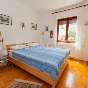 Čiovo, Okrug G.,obiteljska kuća s 4 apartmana, prodaja