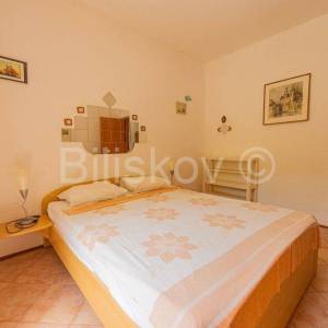 Čiovo, Okrug G.,obiteljska kuća s 4 apartmana, prodaja