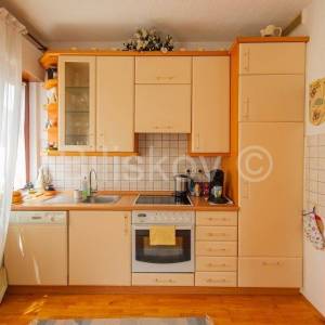 Čiovo, Okrug G.,obiteljska kuća s 4 apartmana, prodaja