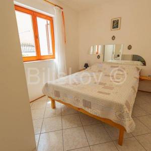 Čiovo, Okrug G.,obiteljska kuća s 4 apartmana, prodaja