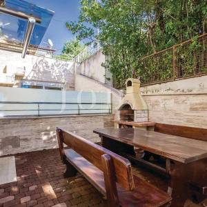 Crikvenica, apartman 20 metara od mora sa unutarnjim bazenom