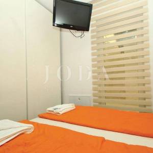 Crikvenica, apartman 20 metara od mora sa unutarnjim bazenom