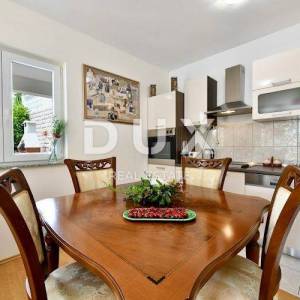 CRIKVENICA, GRIŽANE - Prekrasna samostojeća kuća s bazenom i pogledom na more!