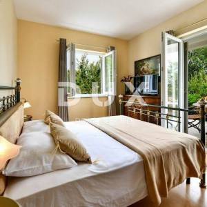 CRIKVENICA, GRIŽANE - Prekrasna samostojeća kuća s bazenom i pogledom na more!