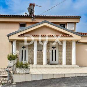 CRIKVENICA, GRIŽANE - Prekrasna samostojeća kuća s bazenom i pogledom na more!