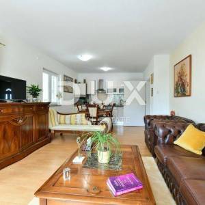 CRIKVENICA, GRIŽANE - Prekrasna samostojeća kuća s bazenom i pogledom na more!