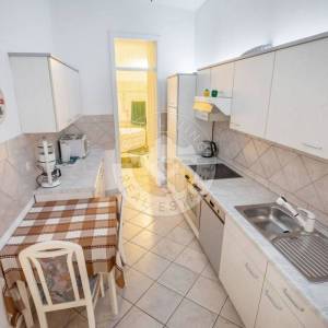 Crikvenica, Kuća 498 m2, tri Stana, Apartman, dva poslovna prostora