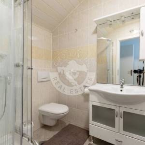 Crikvenica, Kuća 498 m2, tri Stana, Apartman, dva poslovna prostora