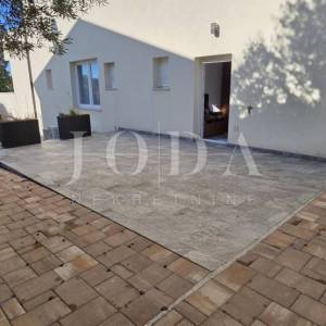 Crikvenica – moderan stan na traženoj lokaciji, idealan za život ili investiciju