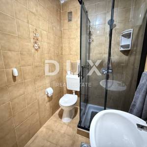 CRIKVENICA - Novouređeni 2S+DB stan s vlastitom okućnicom i pogledom na more