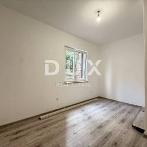 CRIKVENICA - Novouređeni 2S+DB stan s vlastitom okućnicom i pogledom na more