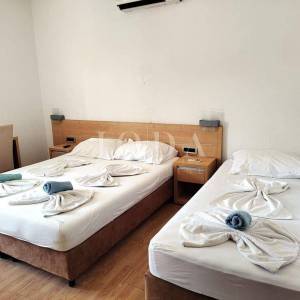 CRIKVENICA - Pansion s restoranom, 30 metara od mora