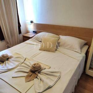 CRIKVENICA - Pansion s restoranom, 30 metara od mora