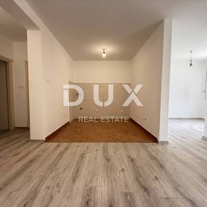 CRIKVENICA - PRILIKA! 2S+DB stan s vlastitom okućnicom i pogledom na more