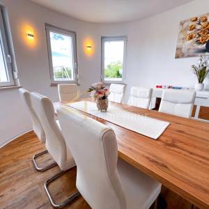 Crikvenica, samostojeća kuća s bazenom i pogledom na more