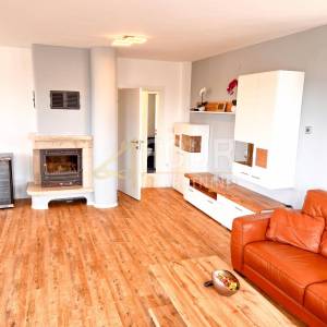 Crikvenica, samostojeća kuća s bazenom i pogledom na more