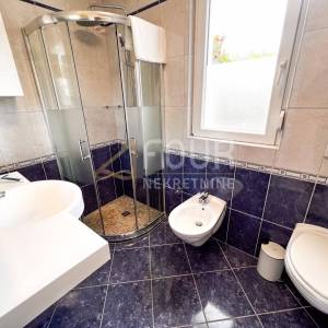 Crikvenica, samostojeća kuća s bazenom i pogledom na more