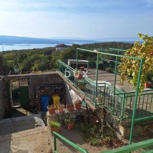 CRIKVENICA - Samostojeća kuća s garažom, pogled na more