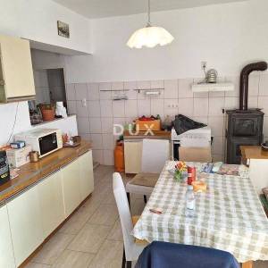 CRIKVENICA - Samostojeća kuća s garažom, pogled na more