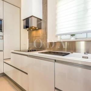 Crikvenica, stan 20 metara od mora sa bazenom