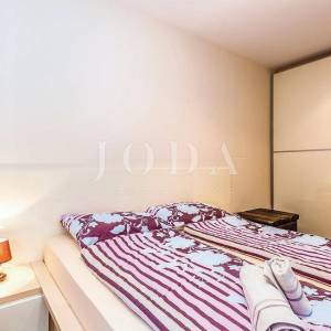 Crikvenica, stan 20 metara od mora sa bazenom