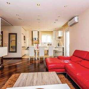 Crikvenica, stan 20 metara od mora sa bazenom