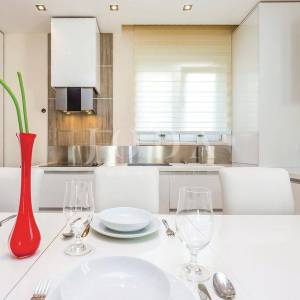 Crikvenica, stan 20 metara od mora sa bazenom