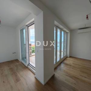 CRIKVENICA - trosoban stan s garažom, 130 m od mora