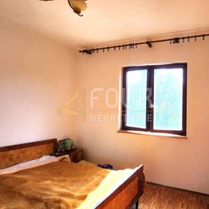 Crikveničko zaleđe, Grižane, samostojeća kuća s garažom i okućnicom