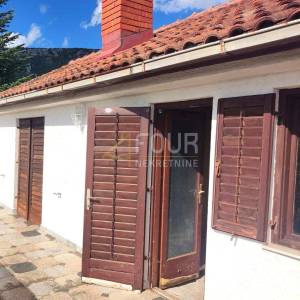 Crikveničko zaleđe, Grižane, samostojeća kuća s garažom i okućnicom