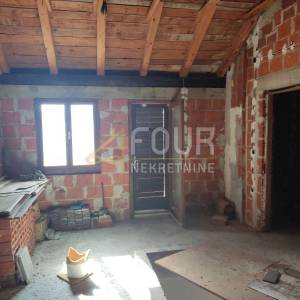 Crikveničko zaleđe, Grižane, samostojeća kuća s garažom i okućnicom