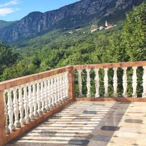 Crikveničko zaleđe, Grižane, samostojeća kuća s garažom i okućnicom