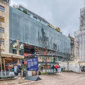 Cvjetni trg, luksuzan 4soban stan, dupla garaža, lift