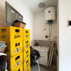 Danteov trg . Prodajemo stan u centru Pule sa parkirnim mjestom!