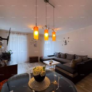 Danteov trg . Prodajemo stan u centru Pule sa parkirnim mjestom!