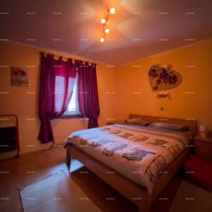 Danteov trg . Prodajemo stan u centru Pule sa parkirnim mjestom!