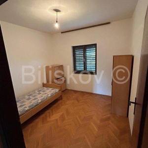 Dicmo, samostojeća obiteljska kuća