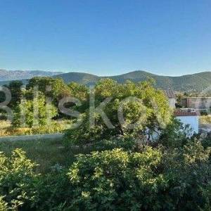 Dicmo, samostojeća obiteljska kuća