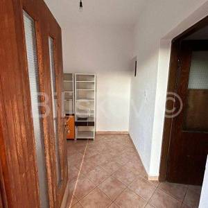 Dicmo, samostojeća obiteljska kuća