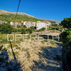 Zemljište 451 m² s dozvolom za vilu, Trogir, pogled na otok
