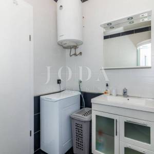 Dramalj – stan s ograđenom natkrivenom terasom