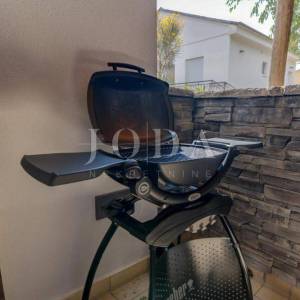 Dramalj – stan s ograđenom natkrivenom terasom