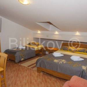 Drvenik, apartmanska zgrada s 14 jedinica