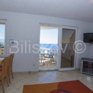 Drvenik, apartmanska zgrada s 14 jedinica