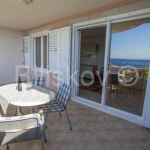 Drvenik, apartmanska zgrada s 14 jedinica