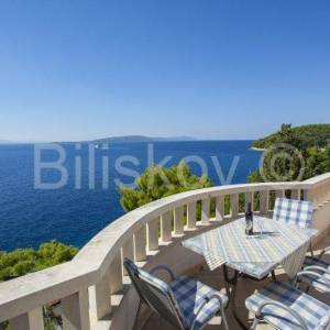 Drvenik, apartmanska zgrada s 14 jedinica