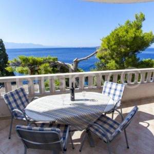 Drvenik, apartmanska zgrada s 14 jedinica