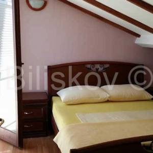 Drvenik Mali, samostojeća