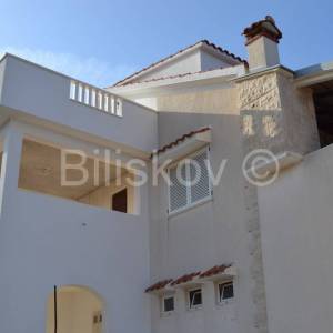 Drvenik Mali, samostojeća