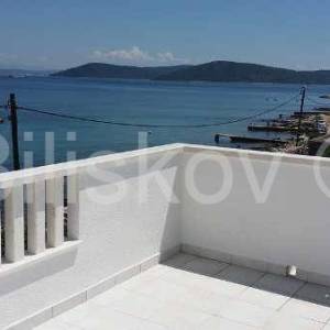 Drvenik Mali, samostojeća